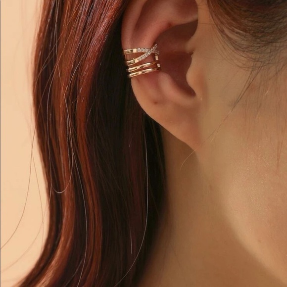Jewelry - 𝅺3/$30 Gold 1pc Rhinestone Ear Cuff